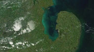 Still from video clip: Weather 2080 - Sea level / Future