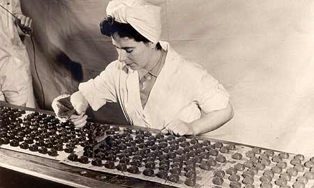 Piping chocolates