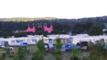 Carafan mewn cwr o steddfod . . .