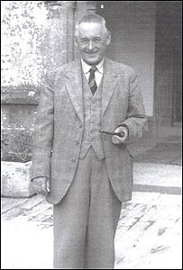 Sidney Hollyoak