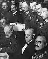 Rows of delegates at negotiations for the Brest-Litovsk treaty, March 1918